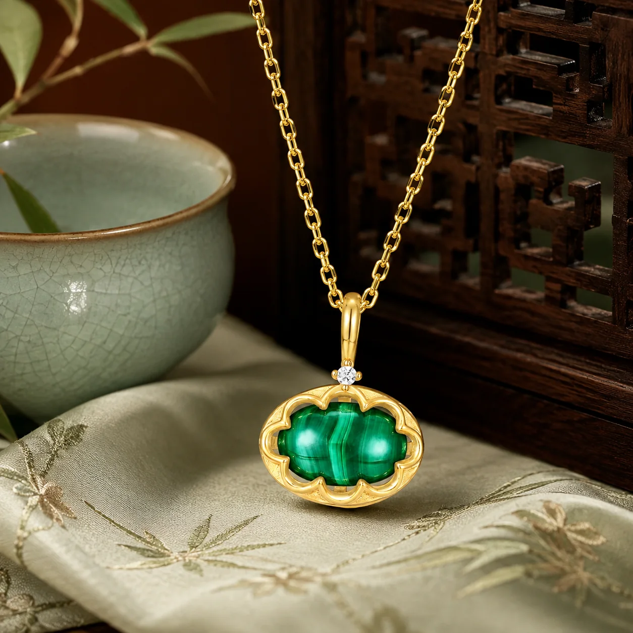 Vintage-Inspired Malachite Pendant Necklace